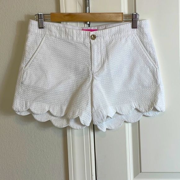 NWOT Lilly Pulitzer Buttercup Short - Picture 2 of 3